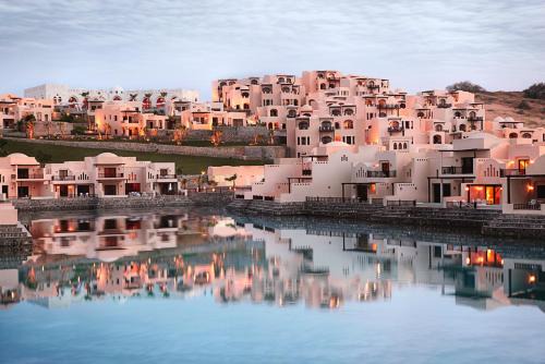 Ras Al Khaimah Resort | The Cove Rotana Resort - Ras Al Khaimah