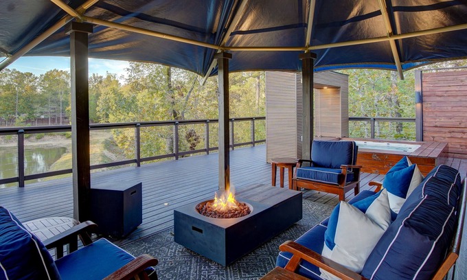 Mid America House | The Covey an African tent retreat The Wren House