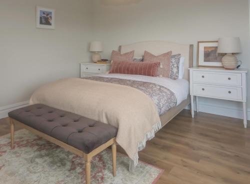 Knigh Apartment | The Cows Field