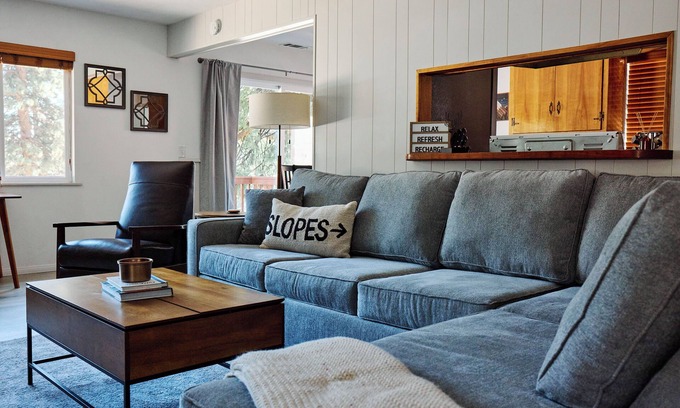 Running Springs Cabin | The Cozy Casita mountain cabin in Running Springs/EV Charger/Pet Friendly