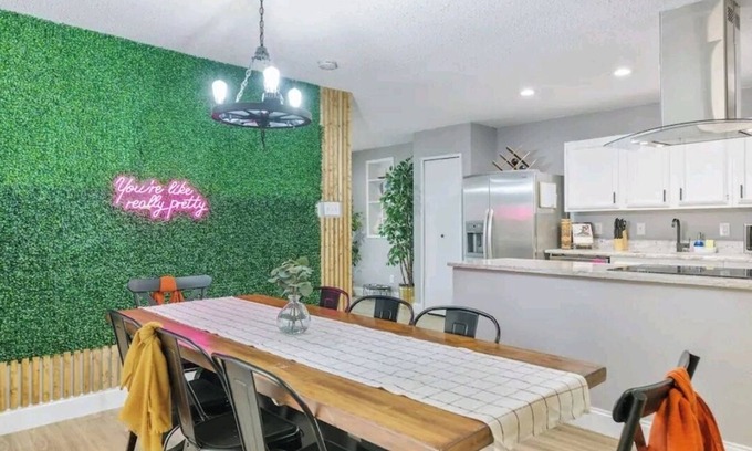 The Colony House | THE COZY COLONY GETAWAY-4BD/2BA 2 KING SUITES
