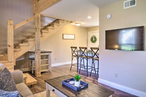 Branson House | The Cozy Cottage with Lake Taneycomo Access!