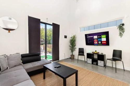 Eastside Promise Neighborhood House | The Cozy Crockett
