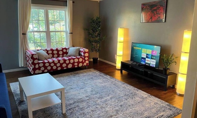 Wichita Falls House | The Cozy Cumberland