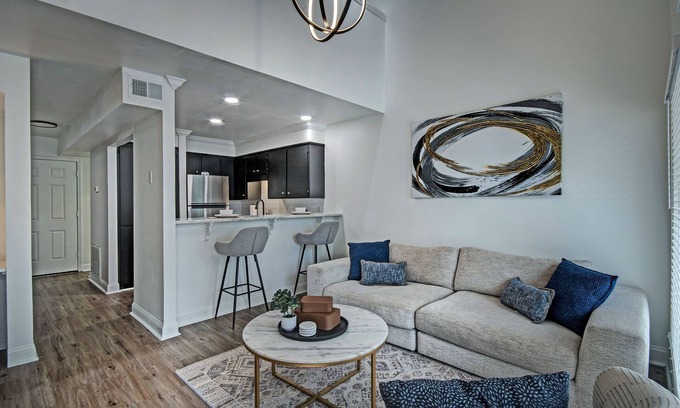 Fondren Apartment | The Cozy Fondren Loft