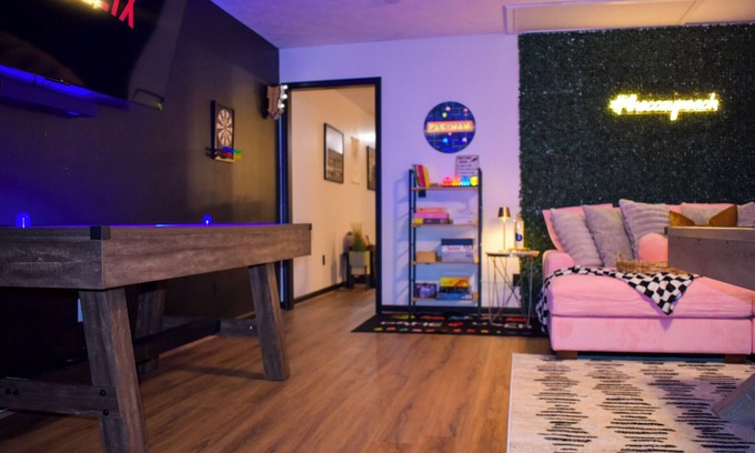 Columbus House | The Cozy Peach Near Ft Moore - Sleeps 10, Arcade Room, Perfect Family Retreat!