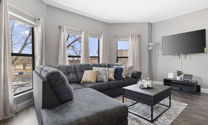 Springfield Apartment | The Cozy Suite near all Attractions in downtown