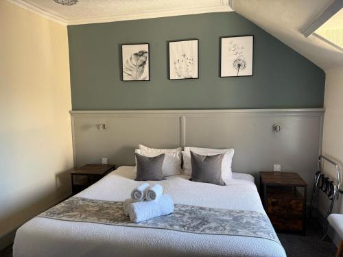 Mallaig Hotel | The Crab & Creel