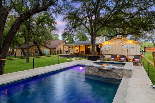 Horseshoe Bay House | The Creek Villa Heated Pool & Spa and Boat Slip