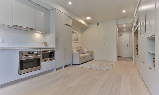 Rossland Apartment | The Crescent