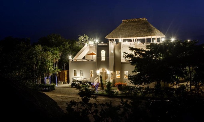 Orchid Bay Bed & Breakfast | The Crimson Orchid Inn at Orchid Bay