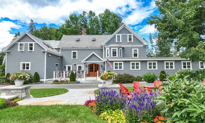 Hancock Point Bed & Breakfast | The Crocker House Country Inn (Rm 10)