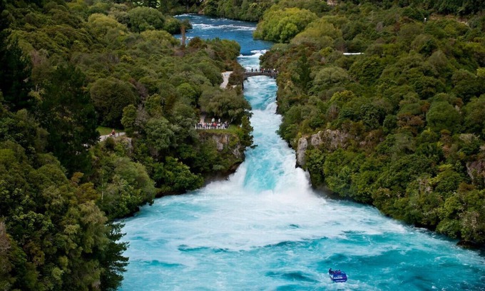 Rangatira Park Cottage | The Croft Cottage near Huka Falls with Aircon