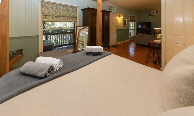 Cooperabung Cottage | The Croft - Telegraph Retreat Cottages