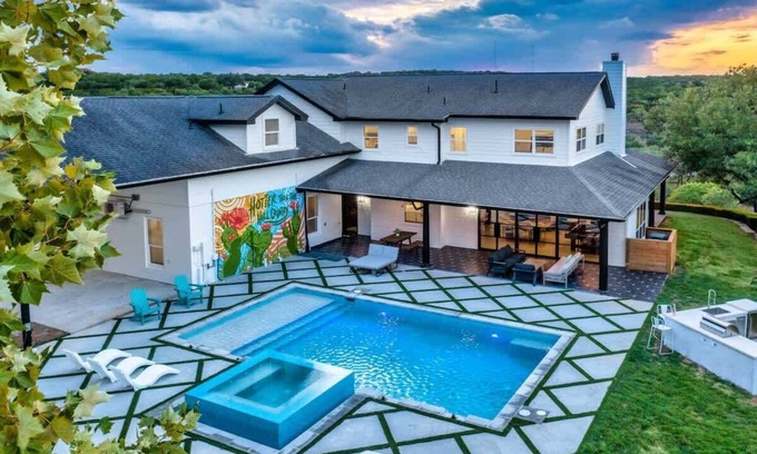 Austin House | The Crown Jewel | Venue | Heated Pool | Sleeps 40