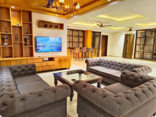 Rishikesh Apartment | The Crown:The Pinnacle of Luxury