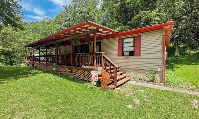 Heaters House | The Cryptid Ranch - 4 Bedroom Cryptid Themed Home Close to Amenities