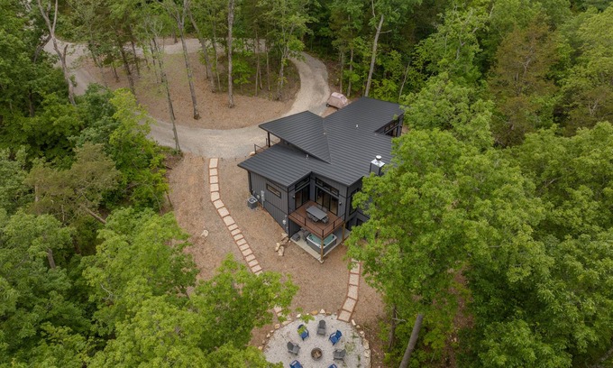 Innsbrook Cabin | The Curated Treehouse by Innsbrook Vacations!