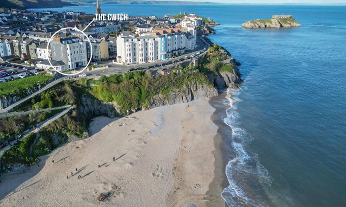 Tenby Apartment | The Cwtch - 2 Bedroom Apartment - Tenby