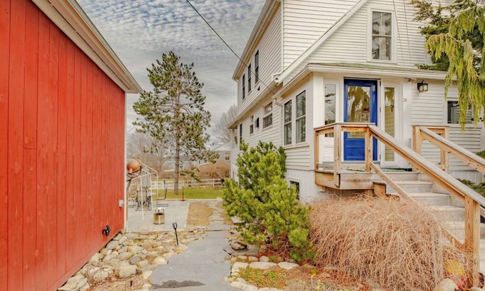 Peaks Island Apartment | The Dairy House Summa