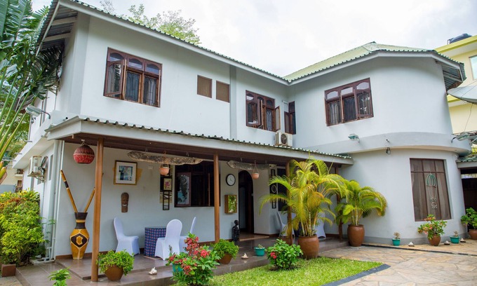 Mikocheni Hotel | THE DAISY COMFORT HOME -MIKOCHENI