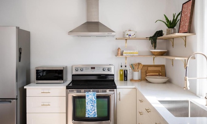 Prince Edward House | The Darcie House - cozy, pet-friendly home in PEC
