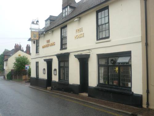 Cobham Hotel | The Darnley Arms