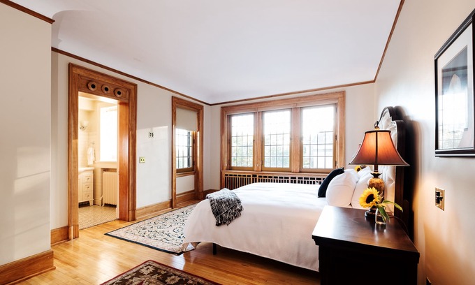 Summit - University Hotel | The Davidson