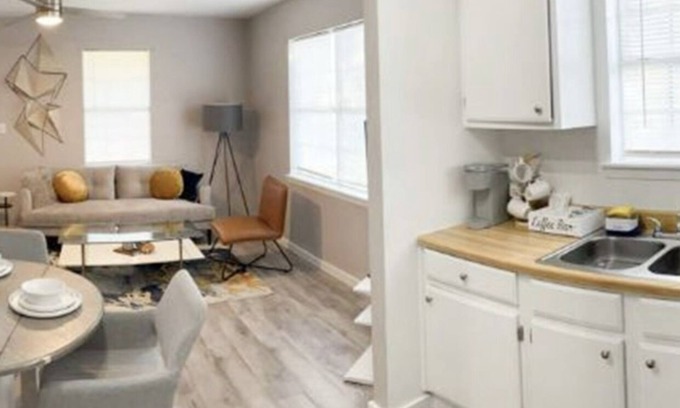 Athens House | The Daylights Suite