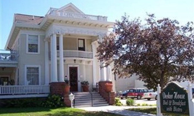 Mason City Bed & Breakfast | The Decker House Bed & Breakfast
