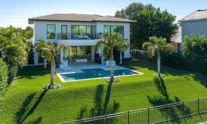 Lake Ida Shores House | The Delray Luxe Haven - Waterfront Modern Retreat!