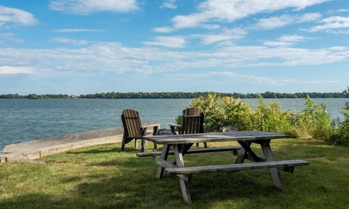 Bloomfield House | The Demorestville: PEC Getaway