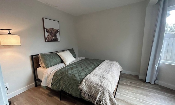 Maple Ridge House | The Dewdney Suite
