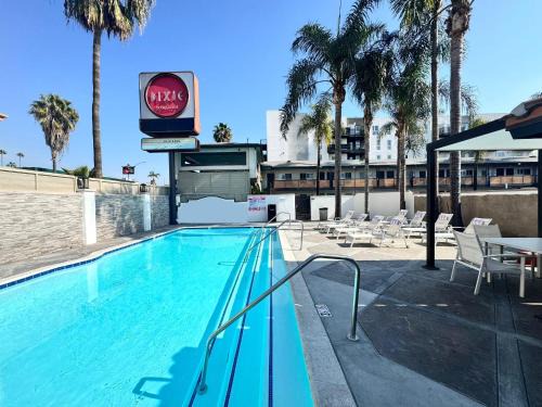 Little Armenia Hotel | The Dixie Hollywood