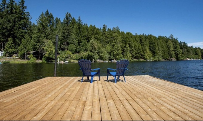 Shawnigan Lake House | The Dockside Duplex (Paddle side)