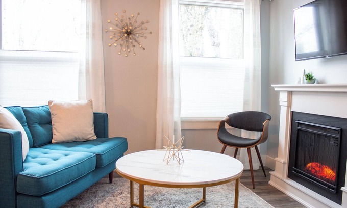 McMinnville Apartment | The Douglas on Third Owner's Suite: Adorable Apartment on Downtown 3rd Street #8