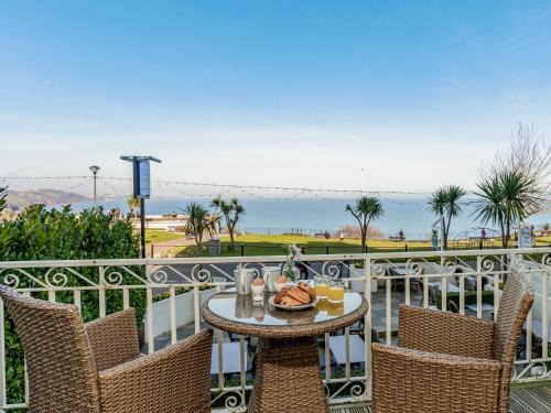 Babbacombe Apartment | The Downs