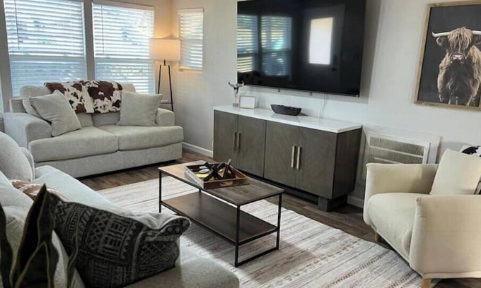 Stillwater House | The Dugout! Close to Oklahoma State Univ. Modern 4 bedrm, 2 bath home!