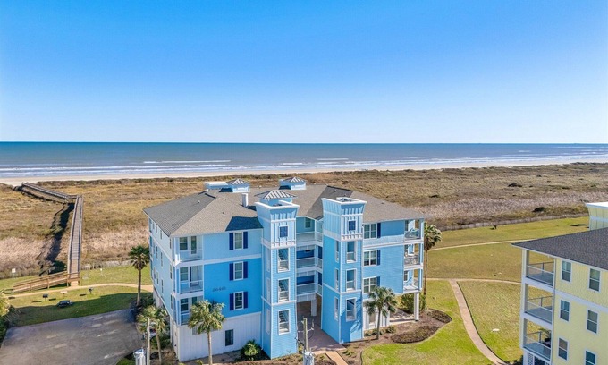 Red Fish Cove Condo | The Dunes: Right On The Beach! Penthouse View