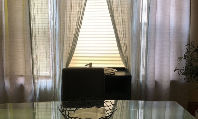 Lowry Hill East Apartment | The Dupont/Uptown Gem!/Walk to Everything