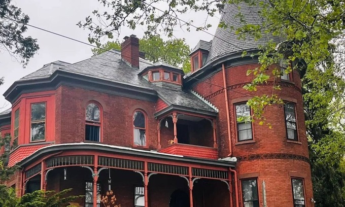 Newburgh Apartment | The Eagle Nest 2bd, Newburgh near DIA:Beacon and Storm King