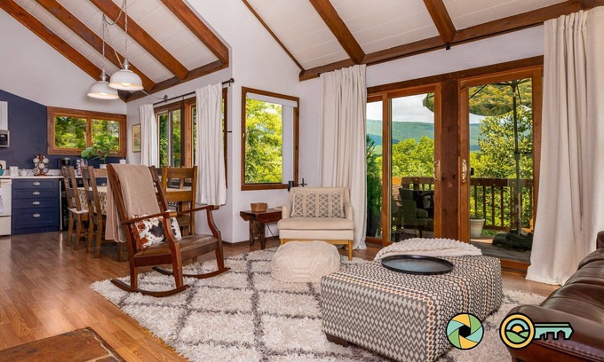 Basye Condo | The Eagle's Nest - Mtn Views, Walk to Lake & Dining