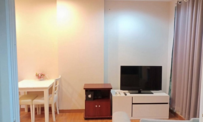 Chang Phueak Condo | The earth tone comfortable room