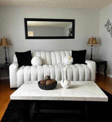 Reynoldsburg House | The Eastside Getaway