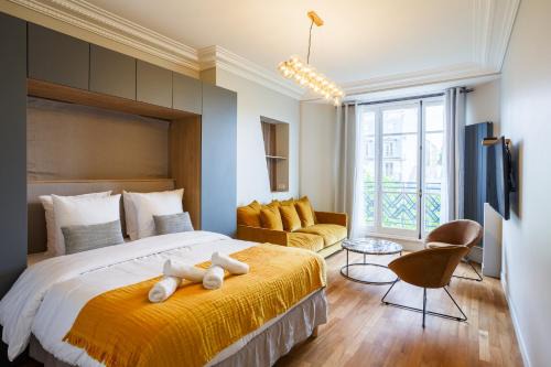 7th Arrondissement Apartment | The Eiffel Tower Cosy Nest