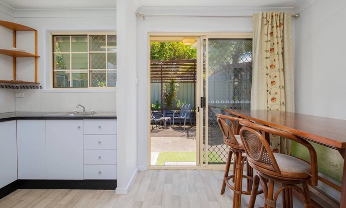 Tighes Hill House | The Elizabeth A Romantic Garden Retreat for Two