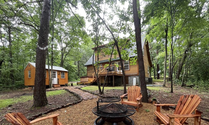 Mentone Cabin | The ELK! Minutes from downtown Mentone & Brow Park