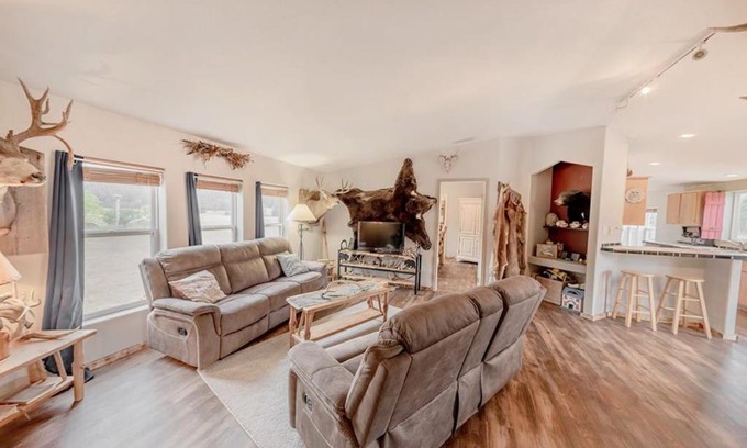 Boundary County House | The Elk Run 2 bed 2 bath family retreat with wifi