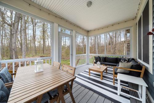 Cherry Valley House | The Elm - 36 Hollow