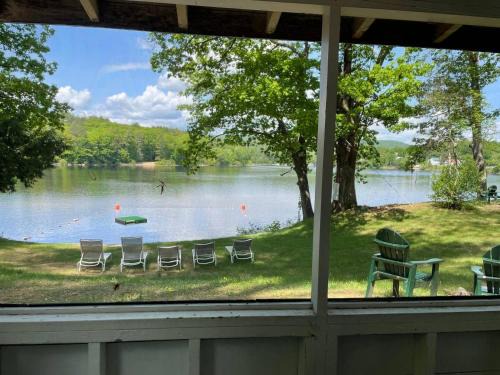 Lake Luzerne-Hadley Resort | The Elms Waterfront Cottages